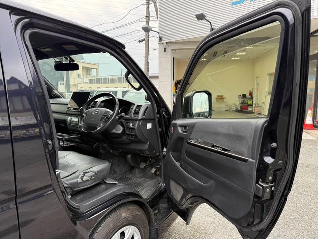 ハイエースバン スーパーＧＬ　ダークプライムＩＩ　ＡＬＰＩＮＥ・ＢＩＧＸ１１型ナビ　パノラミックビューモニター　Ｂｌｕｅｔｏｏｔｈ　ＥＴＣ　両側スライドドア／小窓　ＬＥＤヘッドライト　フォグランプ　スマートキー　プッシュスタート　スペアキー（16枚目）