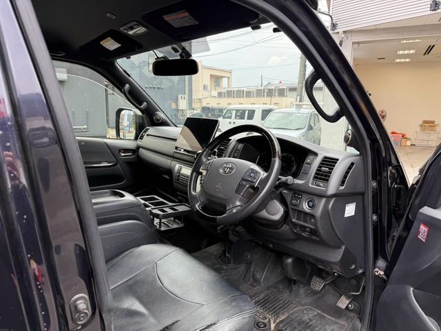 ハイエースバン スーパーＧＬ　ダークプライムＩＩ　ＡＬＰＩＮＥ・ＢＩＧＸ１１型ナビ　パノラミックビューモニター　Ｂｌｕｅｔｏｏｔｈ　ＥＴＣ　両側スライドドア／小窓　ＬＥＤヘッドライト　フォグランプ　スマートキー　プッシュスタート　スペアキー（17枚目）