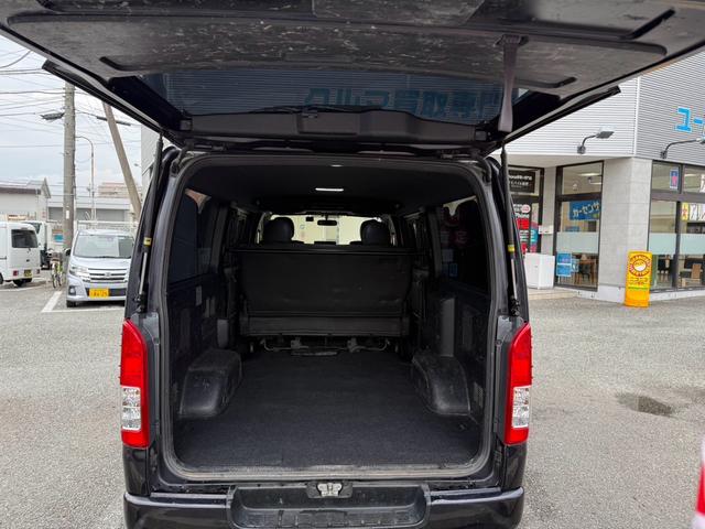 ハイエースバン スーパーＧＬ　ダークプライムＩＩ　ＡＬＰＩＮＥ・ＢＩＧＸ１１型ナビ　パノラミックビューモニター　Ｂｌｕｅｔｏｏｔｈ　ＥＴＣ　両側スライドドア／小窓　ＬＥＤヘッドライト　フォグランプ　スマートキー　プッシュスタート　スペアキー（25枚目）