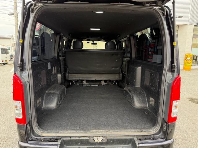 ハイエースバン スーパーＧＬ　ダークプライムＩＩ　ＡＬＰＩＮＥ・ＢＩＧＸ１１型ナビ　パノラミックビューモニター　Ｂｌｕｅｔｏｏｔｈ　ＥＴＣ　両側スライドドア／小窓　ＬＥＤヘッドライト　フォグランプ　スマートキー　プッシュスタート　スペアキー（26枚目）