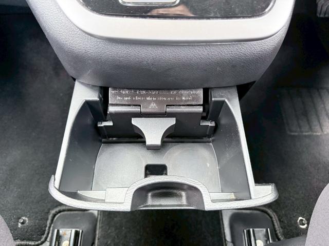 セレナ ハイウェイスター　Ｖセレクション　衝突軽減ブレーキ　フリップダウン　クルーズコントロール　両側電動スライドドア　アクセル踏み間違い防止　バックカメラ　ＥＴＣ　メモリーナビ　フルセグ　ＤＶＤ　ＣＤ　Ｂｌｕｅｔｏｏｔｈ　電格ミラー（43枚目）