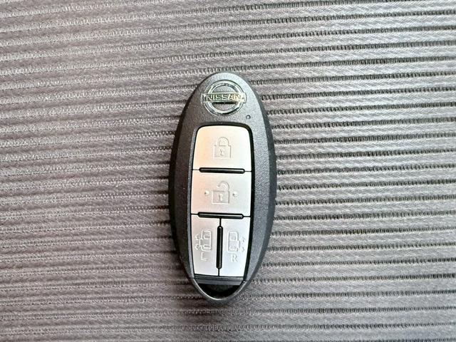 セレナ ハイウェイスター　Ｖセレクション　衝突軽減ブレーキ　フリップダウン　クルーズコントロール　両側電動スライドドア　アクセル踏み間違い防止　バックカメラ　ＥＴＣ　メモリーナビ　フルセグ　ＤＶＤ　ＣＤ　Ｂｌｕｅｔｏｏｔｈ　電格ミラー（53枚目）