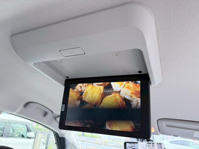 セレナ ハイウェイスター Vセレクション 両側電動スライドドア プロパイロット フリップダウン アラウンドビューモニター クリアランスソナー パーキングアシスト ドラレコ バックカメラ メモリーナビ フルセグ Bluetooth DVD CD(9枚目)