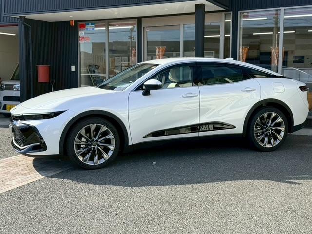 クラウンクロスオーバー Ｚ　メーカーナビ　フルセグ　バックカメラ　アラウンドビューモニター　Ｂｌｕｅｔｏｏｔｈ　衝突軽減　クリアランスソナー　踏み間違い防止　レーンキープアシスト　パーキングアシスト　ドラレコ　電動シート　ＥＴＣ（8枚目）