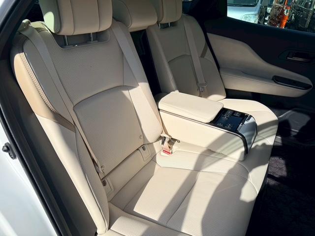 クラウンクロスオーバー Ｚ　メーカーナビ　フルセグ　バックカメラ　アラウンドビューモニター　Ｂｌｕｅｔｏｏｔｈ　衝突軽減　クリアランスソナー　踏み間違い防止　レーンキープアシスト　パーキングアシスト　ドラレコ　電動シート　ＥＴＣ（21枚目）