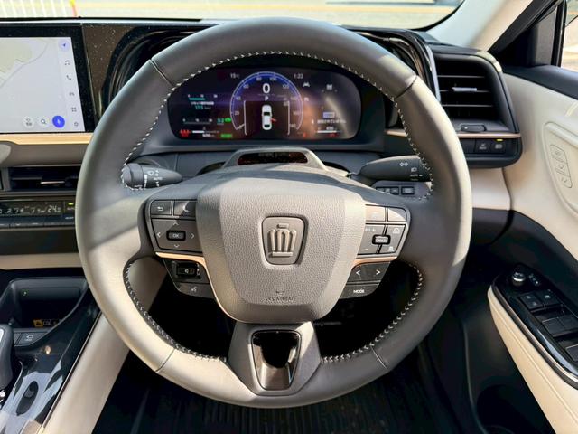 クラウンクロスオーバー Ｚ　メーカーナビ　フルセグ　バックカメラ　アラウンドビューモニター　Ｂｌｕｅｔｏｏｔｈ　衝突軽減　クリアランスソナー　踏み間違い防止　レーンキープアシスト　パーキングアシスト　ドラレコ　電動シート　ＥＴＣ（27枚目）