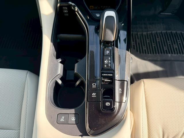 クラウンクロスオーバー Ｚ　メーカーナビ　フルセグ　バックカメラ　アラウンドビューモニター　Ｂｌｕｅｔｏｏｔｈ　衝突軽減　クリアランスソナー　踏み間違い防止　レーンキープアシスト　パーキングアシスト　ドラレコ　電動シート　ＥＴＣ（40枚目）