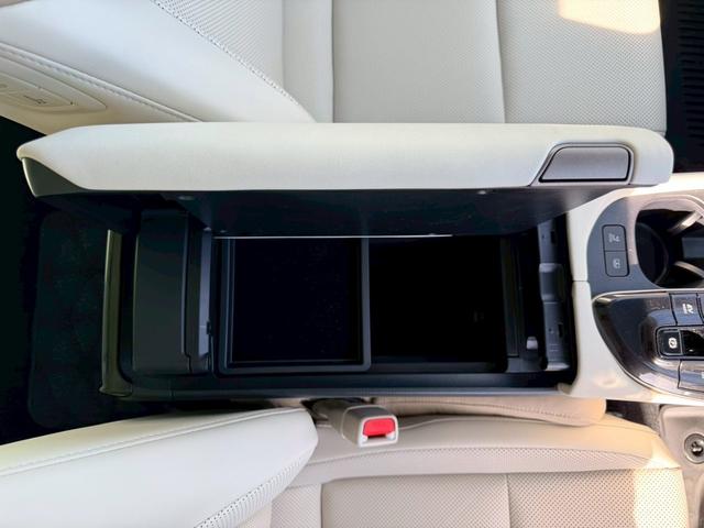 クラウンクロスオーバー Ｚ　メーカーナビ　フルセグ　バックカメラ　アラウンドビューモニター　Ｂｌｕｅｔｏｏｔｈ　衝突軽減　クリアランスソナー　踏み間違い防止　レーンキープアシスト　パーキングアシスト　ドラレコ　電動シート　ＥＴＣ（42枚目）