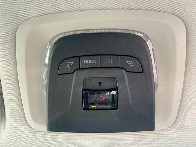 クラウンクロスオーバー Ｚ　メーカーナビ　フルセグ　バックカメラ　アラウンドビューモニター　Ｂｌｕｅｔｏｏｔｈ　衝突軽減　クリアランスソナー　踏み間違い防止　レーンキープアシスト　パーキングアシスト　ドラレコ　電動シート　ＥＴＣ（50枚目）