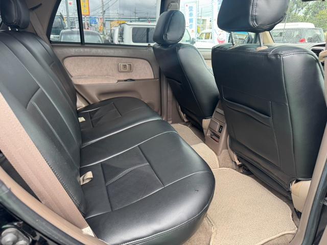 ハイラックスサーフ ＳＳＲ－Ｇ　社外ＳＤナビ　フルセグＴＶ　Ｂｌｕｅｔｏｏｔｈ　３インチリフトアップ　社外１７インチアルミ　ＧＥＯＬＡＮＤＡＲ　Ｍ／Ｔタイヤ　２３５／７０Ｒ１７　ＡＣ１００Ｖ電源　全塗装ブラック（25枚目）