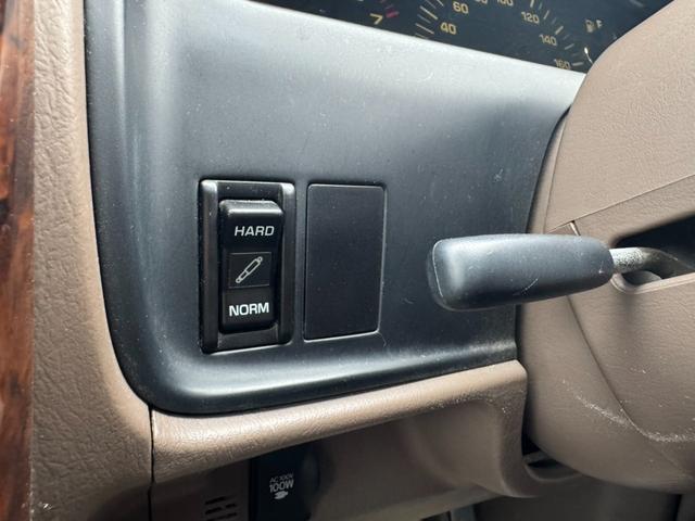 ハイラックスサーフ ＳＳＲ－Ｇ　社外ＳＤナビ　フルセグＴＶ　Ｂｌｕｅｔｏｏｔｈ　３インチリフトアップ　社外１７インチアルミ　ＧＥＯＬＡＮＤＡＲ　Ｍ／Ｔタイヤ　２３５／７０Ｒ１７　ＡＣ１００Ｖ電源　全塗装ブラック（46枚目）