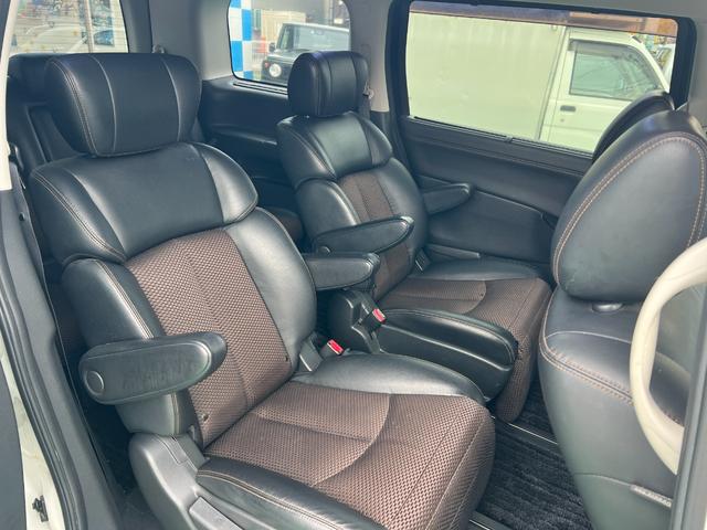 エルグランド ２５０ハイウェイスター　社外ナビ　左パワースライドドア　社外フリップダウンモニター　スマートキー　ワンセグＴＶ　ＨＩＤヘッドライト　ドラレコ　ＤＶＤ再生可能　Ｂｌｕｅｔｏｏｔｈ　ウッドコンビステアリング（25枚目）