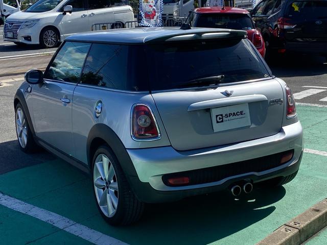 ＭＩＮＩ クーパーＳ　クーパーＳ（４名）　走行５万ｋｍ台　バックカメラ　パドルシフト　ＥＴＣ　社外ナビ　１７インチ純正アルミ　キーレス　革巻ステアリング（9枚目）