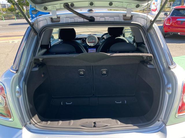 ＭＩＮＩ クーパーＳ　クーパーＳ（４名）　走行５万ｋｍ台　バックカメラ　パドルシフト　ＥＴＣ　社外ナビ　１７インチ純正アルミ　キーレス　革巻ステアリング（18枚目）