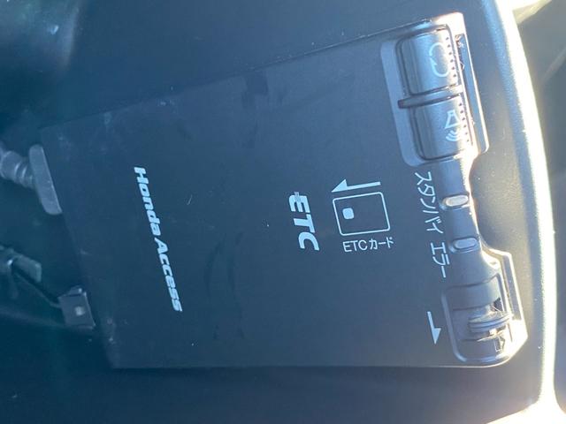 フリード Ｇ　エアロ　ジャストセレクション　パワースライドドア　バックカメラ　純正ナビ　ＥＴＣ　１５インチ純正アルミ　オートエアコン　キーレス　車検Ｒ８年７月まで（33枚目）