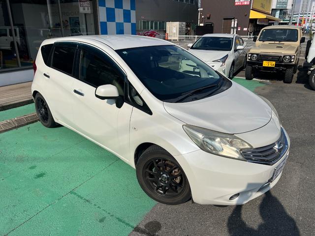 ノート メダリスト エマージェンシーブレーキパッケージ 全周囲カメラ ナビ TV レーンアシスト 衝突被害軽減システム スマートキー アイドリングストップ 電動格納ミラー CVT 盗難防止システム 衝突安全ボディ ABS ESC CD DVD再生 USB(15枚目)