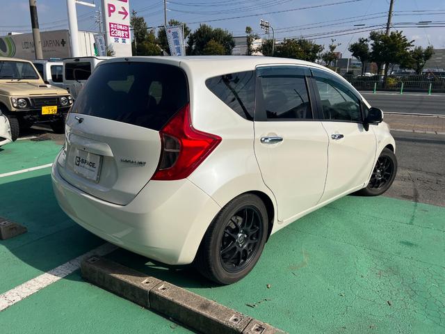 ノート メダリスト エマージェンシーブレーキパッケージ 全周囲カメラ ナビ TV レーンアシスト 衝突被害軽減システム スマートキー アイドリングストップ 電動格納ミラー CVT 盗難防止システム 衝突安全ボディ ABS ESC CD DVD再生 USB(19枚目)