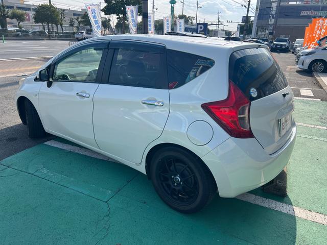 ノート メダリスト エマージェンシーブレーキパッケージ 全周囲カメラ ナビ TV レーンアシスト 衝突被害軽減システム スマートキー アイドリングストップ 電動格納ミラー CVT 盗難防止システム 衝突安全ボディ ABS ESC CD DVD再生 USB(22枚目)