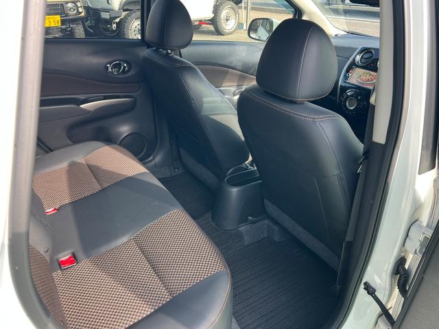 ノート メダリスト エマージェンシーブレーキパッケージ 全周囲カメラ ナビ TV レーンアシスト 衝突被害軽減システム スマートキー アイドリングストップ 電動格納ミラー CVT 盗難防止システム 衝突安全ボディ ABS ESC CD DVD再生 USB(29枚目)