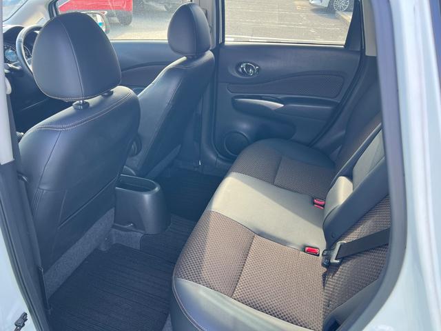 ノート メダリスト エマージェンシーブレーキパッケージ 全周囲カメラ ナビ TV レーンアシスト 衝突被害軽減システム スマートキー アイドリングストップ 電動格納ミラー CVT 盗難防止システム 衝突安全ボディ ABS ESC CD DVD再生 USB(45枚目)