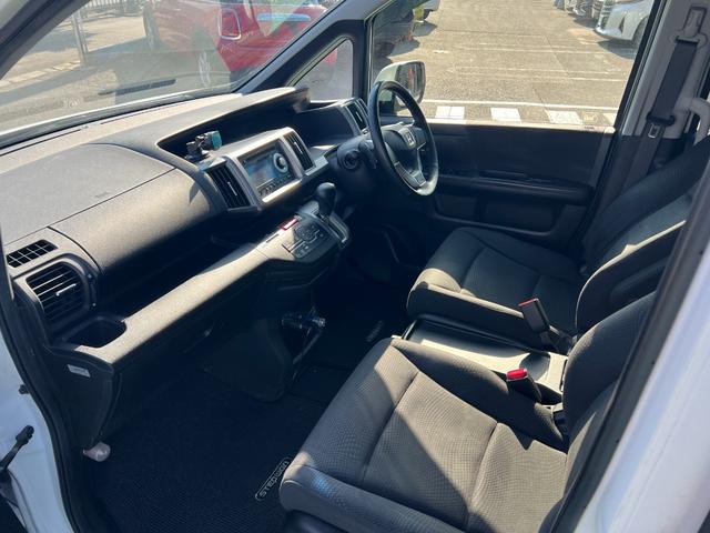 ステップワゴンスパーダ Z ワンオーナー 両側パワースライドドア パドルシフト 車検R9年8月まで 16インチ純正アルミ ETC スマートキー 革巻ステアリング(30枚目)