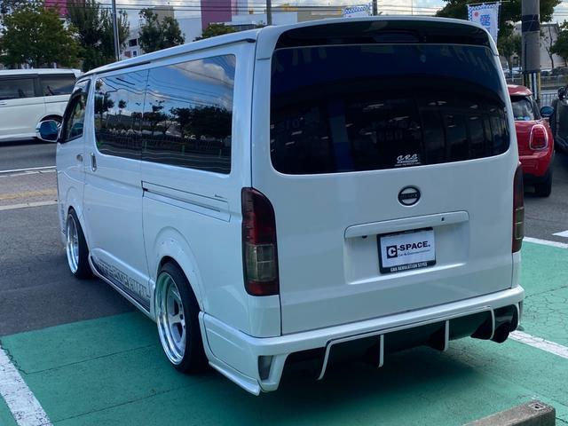ハイエースバン ロングスーパーGL HKSスーパーチャージャー HKSF-CONiS HKSマフラー Pivotスロットルコントローラー essex19インチアルミ バットフェイスボンネット フルエアロ 前置きインタークーラー キーレス(9枚目)