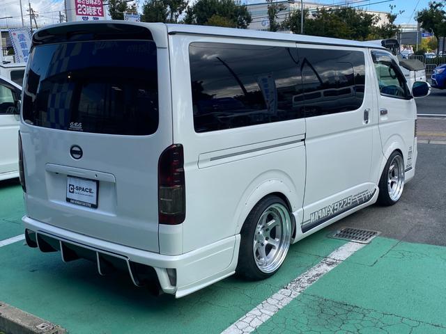 ハイエースバン ロングスーパーGL HKSスーパーチャージャー HKSF-CONiS HKSマフラー Pivotスロットルコントローラー essex19インチアルミ バットフェイスボンネット フルエアロ 前置きインタークーラー キーレス(12枚目)