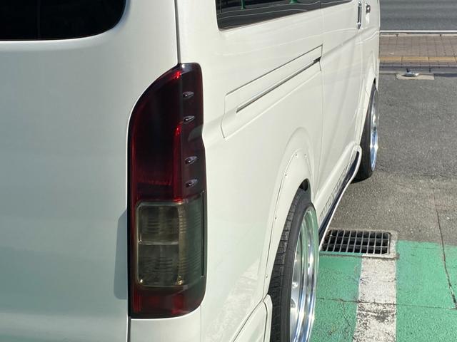 ハイエースバン ロングスーパーGL HKSスーパーチャージャー HKSF-CONiS HKSマフラー Pivotスロットルコントローラー essex19インチアルミ バットフェイスボンネット フルエアロ 前置きインタークーラー キーレス(48枚目)