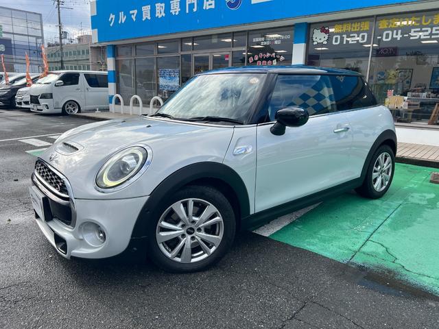 ＭＩＮＩ クーパーＳＤ　ブラッククロスパンチ革シート　バックカメラ　ナビ　Ｈａｒｍａｎ　Ｋａｒｄｏｎオーディオ　オートクルーズコントロール　パークアシスト　　ＬＥＤヘッドランプ　シートヒーター　ヘッドアップディスプレイ（6枚目）