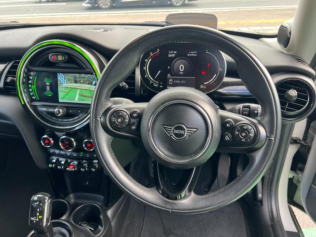 ＭＩＮＩ クーパーＳＤ　ブラッククロスパンチ革シート　バックカメラ　ナビ　Ｈａｒｍａｎ　Ｋａｒｄｏｎオーディオ　オートクルーズコントロール　パークアシスト　　ＬＥＤヘッドランプ　シートヒーター　ヘッドアップディスプレイ（21枚目）