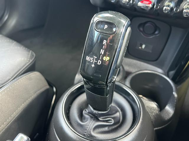 ＭＩＮＩ クーパーＳＤ　ブラッククロスパンチ革シート　バックカメラ　ナビ　Ｈａｒｍａｎ　Ｋａｒｄｏｎオーディオ　オートクルーズコントロール　パークアシスト　　ＬＥＤヘッドランプ　シートヒーター　ヘッドアップディスプレイ（33枚目）