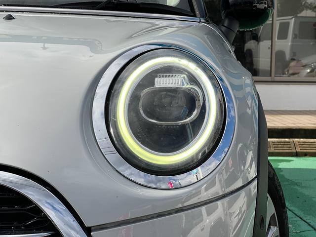 ＭＩＮＩ クーパーＳＤ　ブラッククロスパンチ革シート　バックカメラ　ナビ　Ｈａｒｍａｎ　Ｋａｒｄｏｎオーディオ　オートクルーズコントロール　パークアシスト　　ＬＥＤヘッドランプ　シートヒーター　ヘッドアップディスプレイ（41枚目）