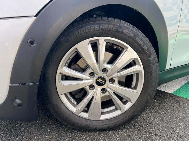 ＭＩＮＩ クーパーＳＤ　ブラッククロスパンチ革シート　バックカメラ　ナビ　Ｈａｒｍａｎ　Ｋａｒｄｏｎオーディオ　オートクルーズコントロール　パークアシスト　　ＬＥＤヘッドランプ　シートヒーター　ヘッドアップディスプレイ（43枚目）