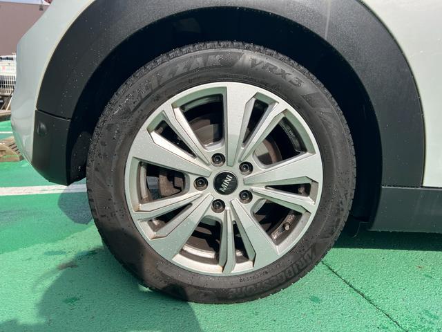 ＭＩＮＩ クーパーＳＤ　ブラッククロスパンチ革シート　バックカメラ　ナビ　Ｈａｒｍａｎ　Ｋａｒｄｏｎオーディオ　オートクルーズコントロール　パークアシスト　　ＬＥＤヘッドランプ　シートヒーター　ヘッドアップディスプレイ（45枚目）