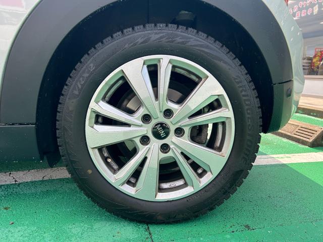 ＭＩＮＩ クーパーＳＤ　ブラッククロスパンチ革シート　バックカメラ　ナビ　Ｈａｒｍａｎ　Ｋａｒｄｏｎオーディオ　オートクルーズコントロール　パークアシスト　　ＬＥＤヘッドランプ　シートヒーター　ヘッドアップディスプレイ（46枚目）