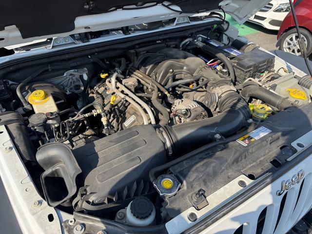 ジープ・ラングラーアンリミテッド スポーツ　ポイズンスパイダーＦ・Ｒバンパー　ＢＡＴＴＬＥ足回り　ＦＬＯＷＭＡＳＴＥＲマフラー　ＢＥＳＴＯＰ幌　ＦＵＥＬオフロード１７インチアルミ　ＳＭＩＴＴＹＢＩＬＴサイドアーマー　リフトアップ　社外ナビ（53枚目）