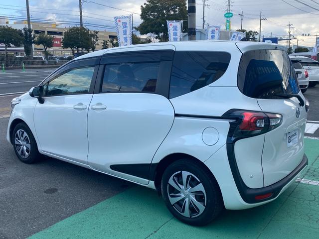 シエンタ Ｇ　クエロ　７人乗り　両側パワースライドドア　トヨタセーフティセンス　９インチナビ　ハーフレザーシート　バックカメラ　ＥＴＣ　Ｂｌｕｅｔｏｏｔｈ　スマートキー　革巻ステアリング　地デジＴＶ　車検整備付き（10枚目）