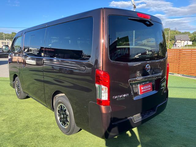 ＮＶ３５０キャラバンバン 　プレミアムＧＸ　アーバンクロム　社外ベッドキット　純正メモリーナビ　オートクロージャードア　純正前方ドライブレコーダー　アラウンドビューモニター　エマージェンシーブレーキ（6枚目）