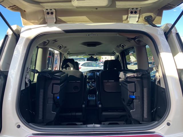 セレナ ｅ－パワー　ハイウェイスターＶ　社外メモリーナビ　社外前後ドライブレコーダー　プロパイロット　スマートルームミラー　後側方支援　ＥＴＣ　アラウンドビューモニター　エマージェンシーブレーキ（12枚目）