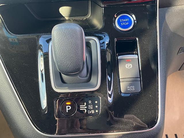 セレナ ｅ－パワー　ハイウェイスターＶ　社外メモリーナビ　社外前後ドライブレコーダー　プロパイロット　スマートルームミラー　後側方支援　ＥＴＣ　アラウンドビューモニター　エマージェンシーブレーキ（15枚目）