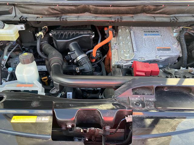 セレナ ｅ－パワー　ハイウェイスターＶ　社外メモリーナビ　社外前後ドライブレコーダー　プロパイロット　スマートルームミラー　後側方支援　ＥＴＣ　アラウンドビューモニター　エマージェンシーブレーキ（41枚目）