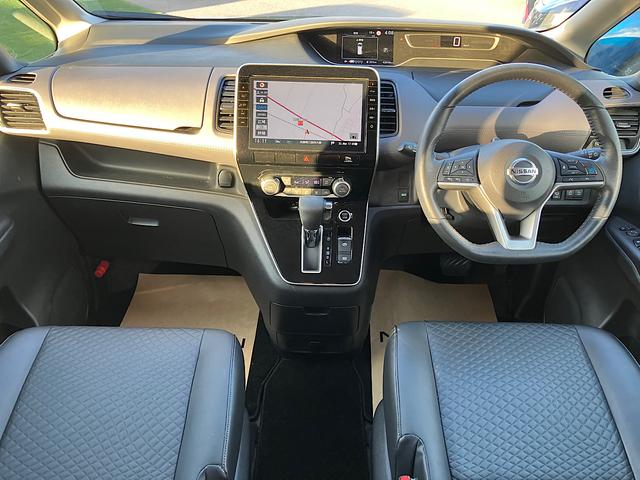 セレナ ハイウェイスターＶ　防水シート　純正メモリーナビ　純正前後ドライブレコーダー　プロパイロット　スマートルームミラー　アラウンドビューモニター　ＥＴＣ　エマージェンシーブレーキ（7枚目）