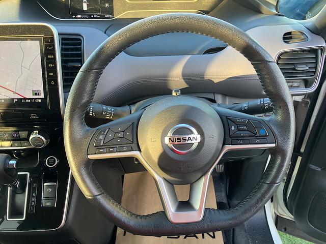 セレナ ハイウェイスターＶ　防水シート　純正メモリーナビ　純正前後ドライブレコーダー　プロパイロット　スマートルームミラー　アラウンドビューモニター　ＥＴＣ　エマージェンシーブレーキ（13枚目）