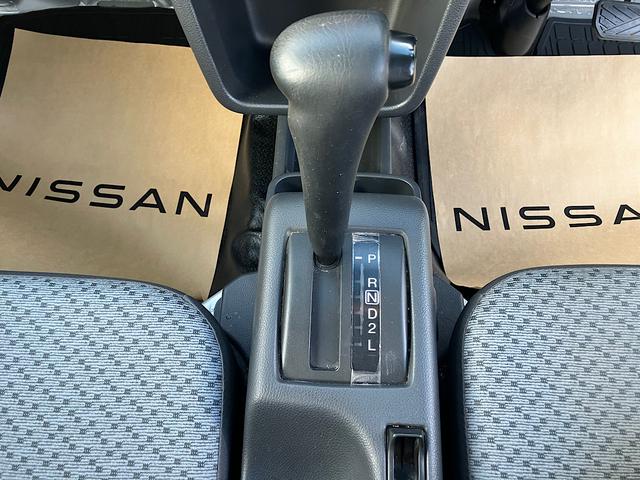 お子様連れのご家族も安心してご来店頂ける様にキッズコーナーもご用意しております☆楽しいおもちゃもたくさんございます♪ミニカーに乗れちゃうかも！？