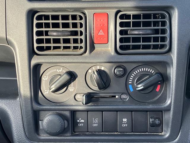 新しい施設で、広々空間♪無料でドリンクもご用意ございます！夏はキンキンに冷えたドリンクを♪冬はココアやコーンポタージュでホッと一息♪どんなときでも快適に過ごせる店作りを努めています☆