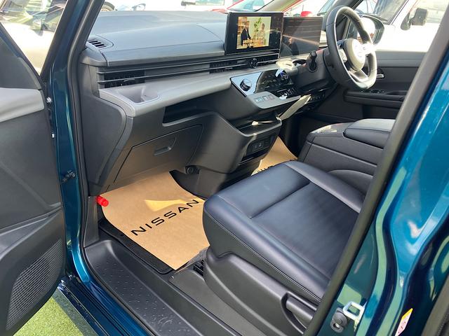 セレナ e-パワー ルキシオン 純正メーカーナビ アラウンドビューモニター プロパイロット2.0 シートヒーター クリアランスソナー エマージェンシーブレーキ(10枚目)