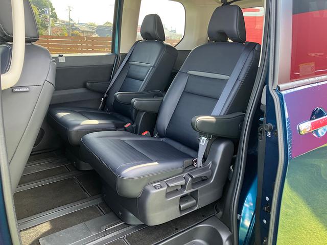 セレナ e-パワー ルキシオン 純正メーカーナビ アラウンドビューモニター プロパイロット2.0 シートヒーター クリアランスソナー エマージェンシーブレーキ(11枚目)