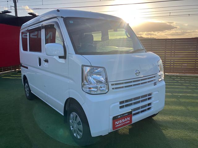 陽がたくさん入るショールームです☆アフターケアの点検時も気持ちのいいスペースで、コーヒーを飲みながらゆっくりお待ちいただけます♪