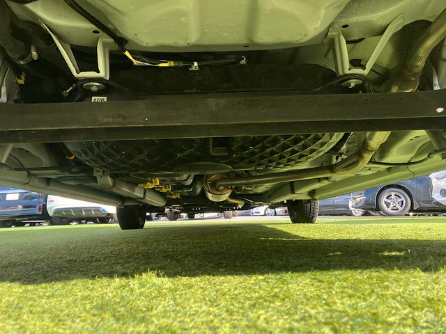 ミライース Ｌ　ＳＡＩＩＩ　社外ナビ　バックカメラ　クリアランスソナー　キーレスエントリー　衝突軽減ブレーキ　アイドリングストップ　マット　バイザー（18枚目）