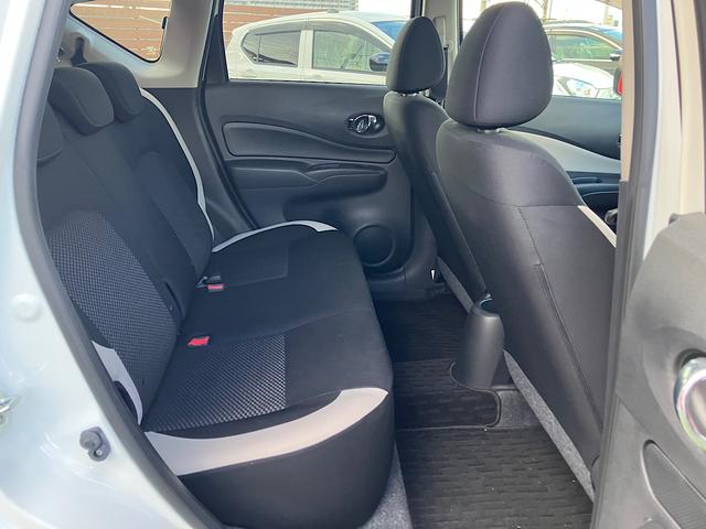 ノート Ｘ　純正メモリーナビ　アラウンドビューモニター　エマージェンシーブレーキ　クリアランスソナー　アイドリングストップ　スマートルームミラー（9枚目）